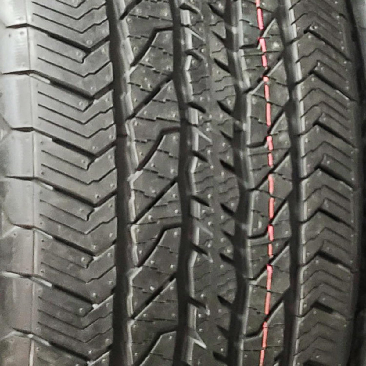 275/60R20 115T Tire A34326
